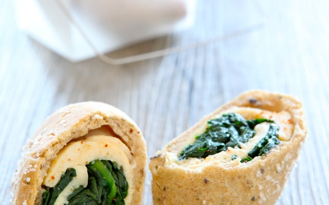 Petits pains farcis au poulet et épinard