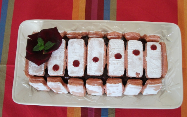 Cake rose-framboise en charlotte