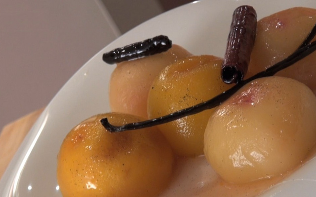 Pêches pochées