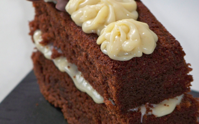 Gâteau au chocolat et sa ganache au chocolat blanc et fève Tonka