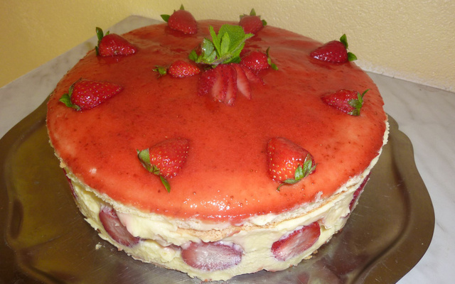 Fraisier et son coulis de fraises