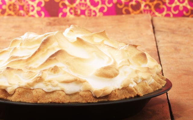 Tarte à la rhubarbe meringuée