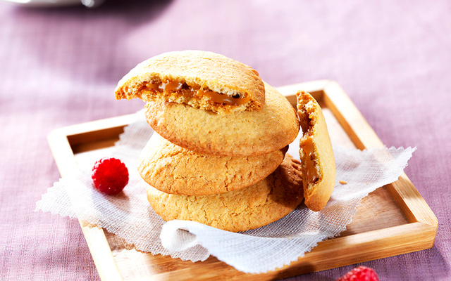 Biscuits sablés fourrés caramel au beurre salé