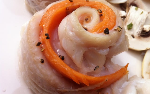 Petit roulé de cabillaud et saumon