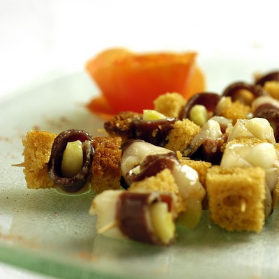 Brochette d'ail rose de Lautrec et pain d'épice