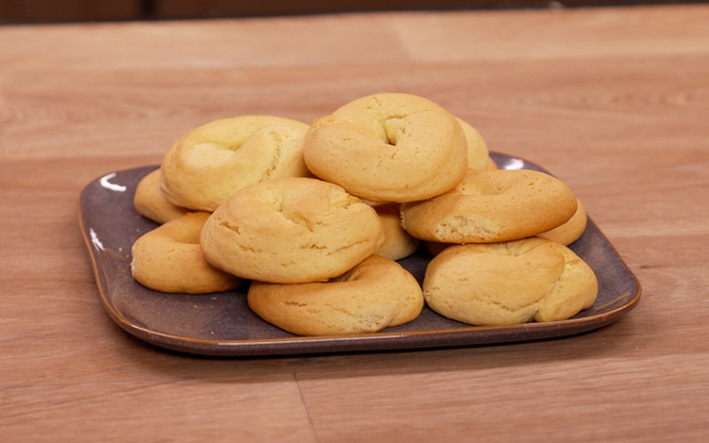 Les couronnes à la fleur d'oranger (Biscotchos) de Noémie Honiat