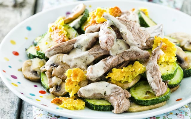 Emincé d'agneau au crumble de parmesan