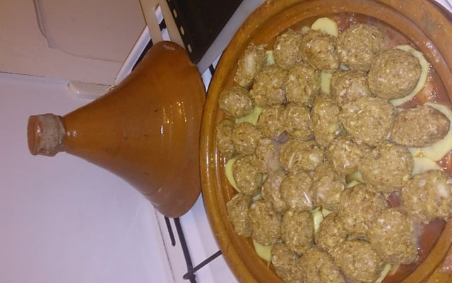Tajine de kefta aux œufs traditionnel