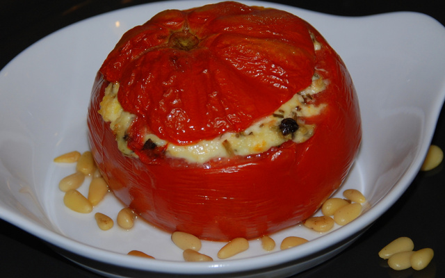 Tomates à la brousse et aux épices