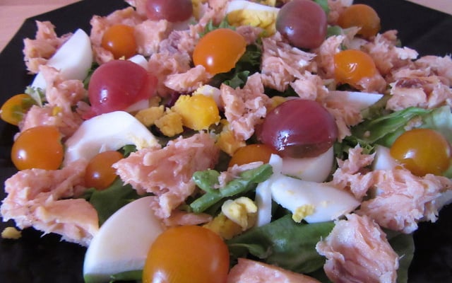 Salade de saumon grillé