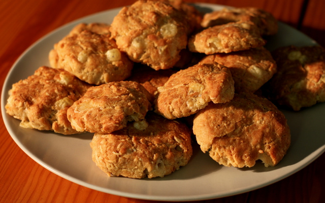 Cookies au comté et à la noisette