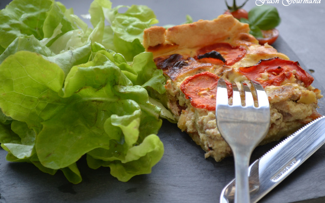 Tarte au thon, tomates et fromage blanc