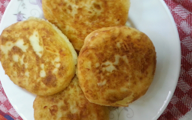 Croquettes de pommes de terre farcies au poulet