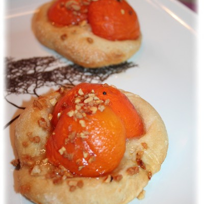 Mini pizza abricots, miel et amande