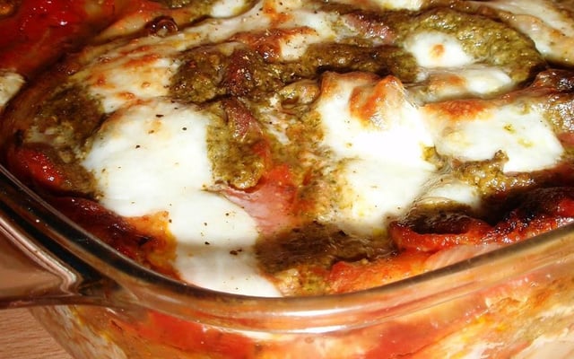Lasagne tomate, jambon cru et pesto