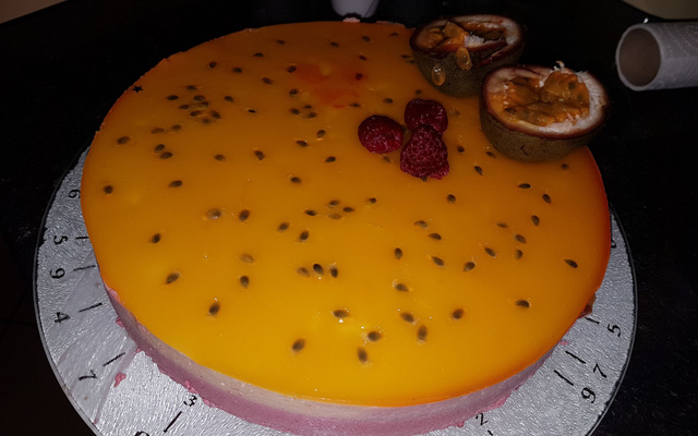 Bavarois coloré framboises et fruits de la passion