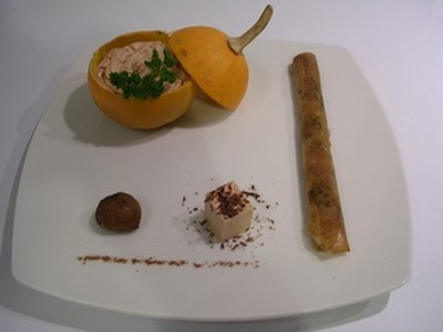 Pommes d'or aux châtaignes et sa crème au foie gras épicée, croustillant aux cèpes