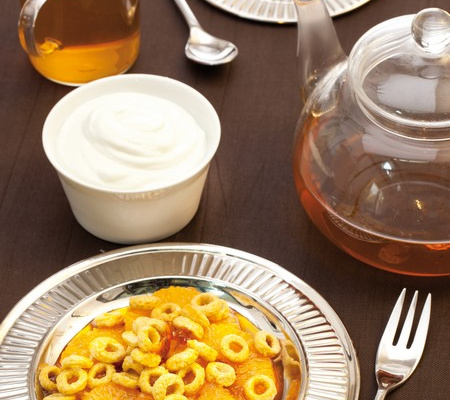 Anneaux de céréales au caramel, salade d'orange et caramel