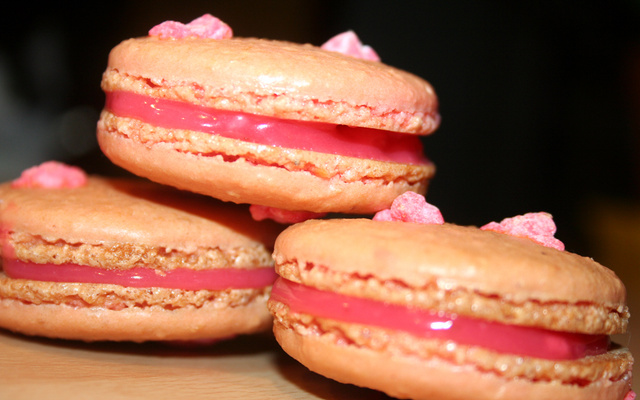 Macarons aux pralines roses