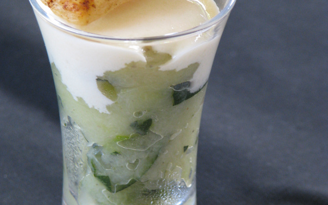 Caviar de courgette et flûte feuilletée à la crème de parmesan