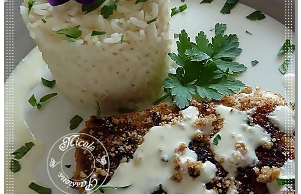 Dos de cabillaud pané de Norvège aux noix, sauce bleu de Bresse