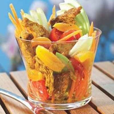 Emincé de dinde au curry en salade acidulée du sud