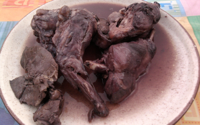 Lapin au vin rouge traditionnel