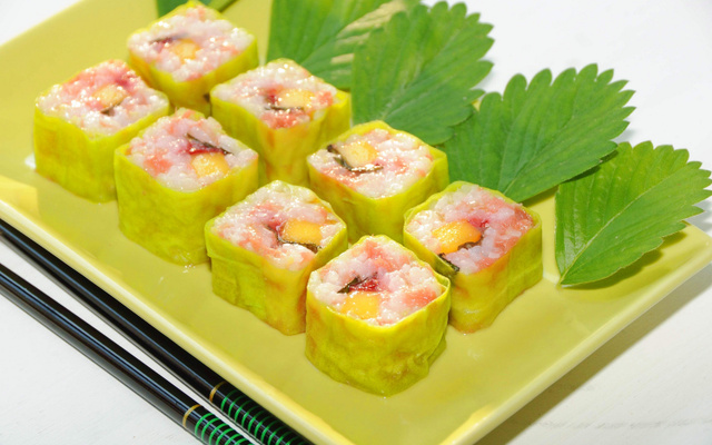 Maki sushis fraise pamplemousse