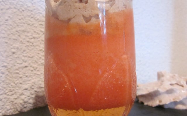 Panna cotta aux Haribos Tagadas et chantilly aux Carambars