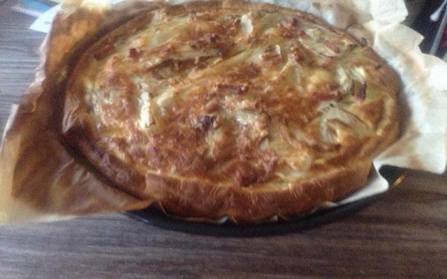 Quiche aux endives, lardons et gouda