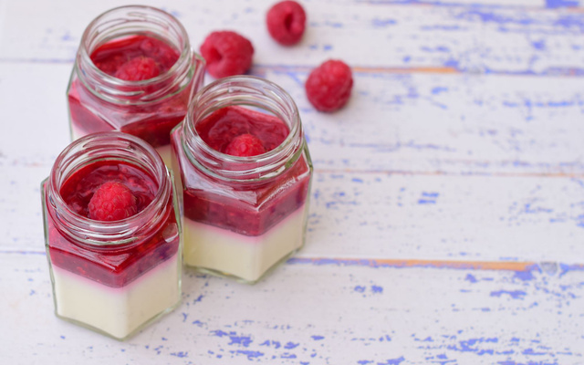 Panna cotta et sa compotée de framboises au thermomix