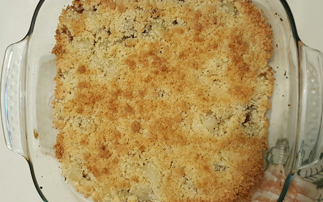 Crumble aux poires chocolat et noix de coco