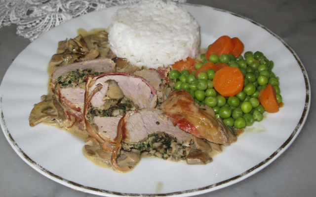 Filet mignon farci aux herbes et à la moutarde