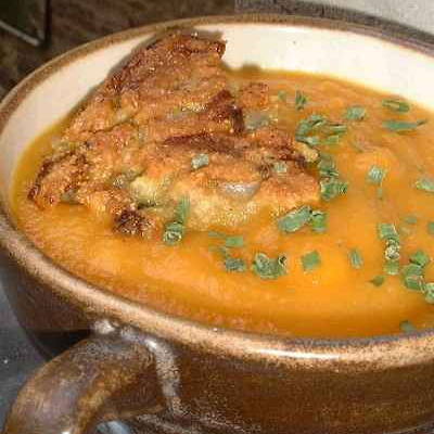 Soupe toute carotte et croûtons d'endives