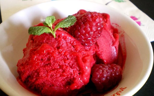Sorbet express à la framboise (sans sorbetière)