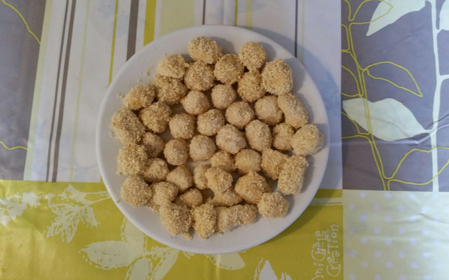 Boules de mozzarella frites