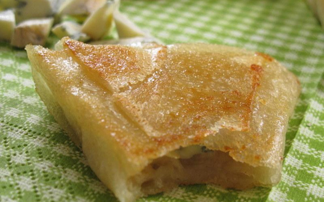 Samoussas à la fourme d'Ambert et à la poire
