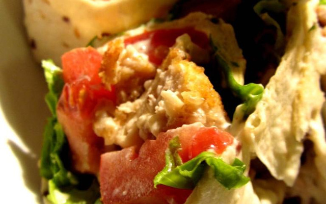 Wrap au poulet croustillant sauce au raifort