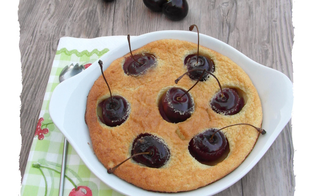 Clafoutis aux cerises noires maison
