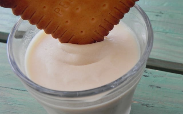 Panna cotta au lait d'amande et aux petits beurre