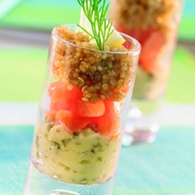 Verrine de concassé d'artichauts au quinoa et saumon fumé