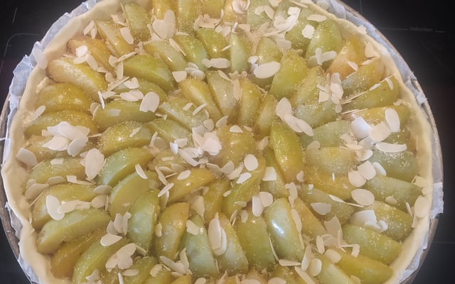 Tarte aux prunes jaunes et amandes