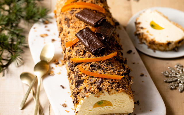 Bûche - Sablé breton aux Crêpes Dentelle Gavottes®, mousse au miel de sarrasin et fève de tonka