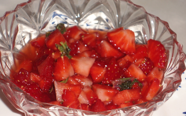 Tartare de fraises à la menthe poivrée