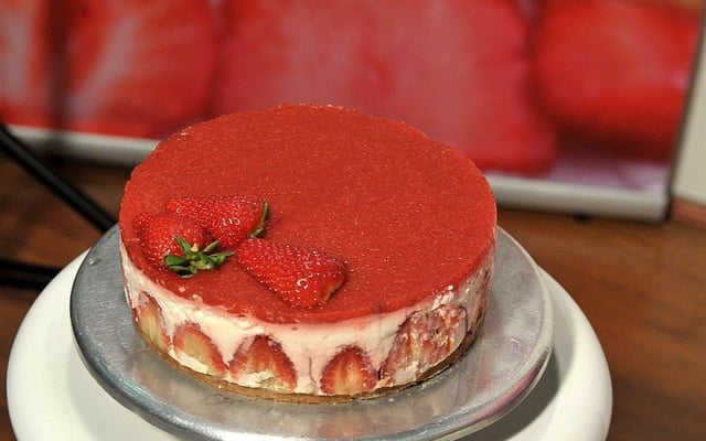 Le Fraisier au fromage blanc et soupe de fraise