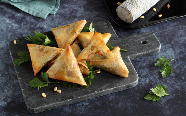 Bricks aux légumes de soleil et Sainte-Maure de Touraine AOP