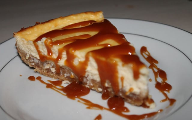 Cheesecake au lait de coco et caramel beurre salé