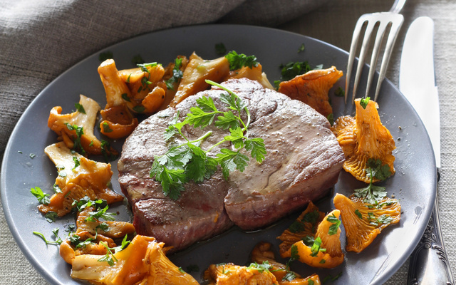 Tournedos de bœuf aux girolles