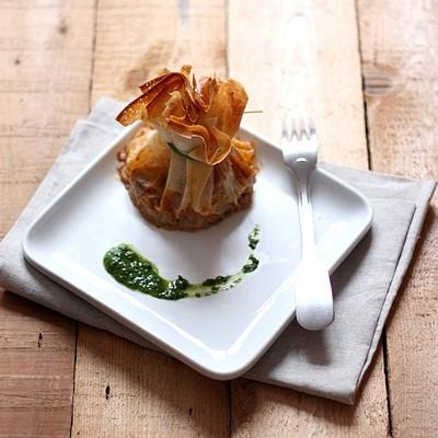 Aumônières de confit d'aubergine, cœur de cabillaud et jambon sec