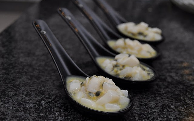 Tartare de noix de Saint-Jacques aux fruits de la passion